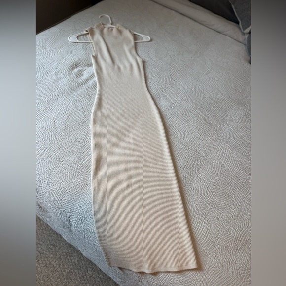 Babaton Dresses & Skirts - Babaton Strapless Cream Dress